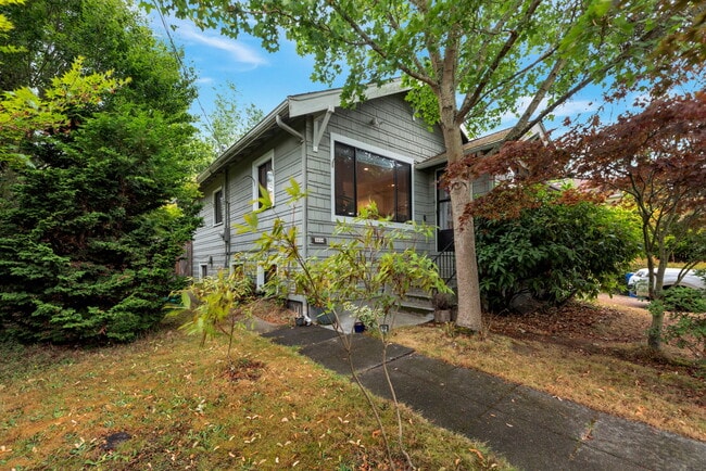 Building Photo - 3038 NW 72nd St Rental