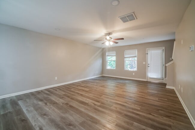 Photo - 170 Alton Cir
