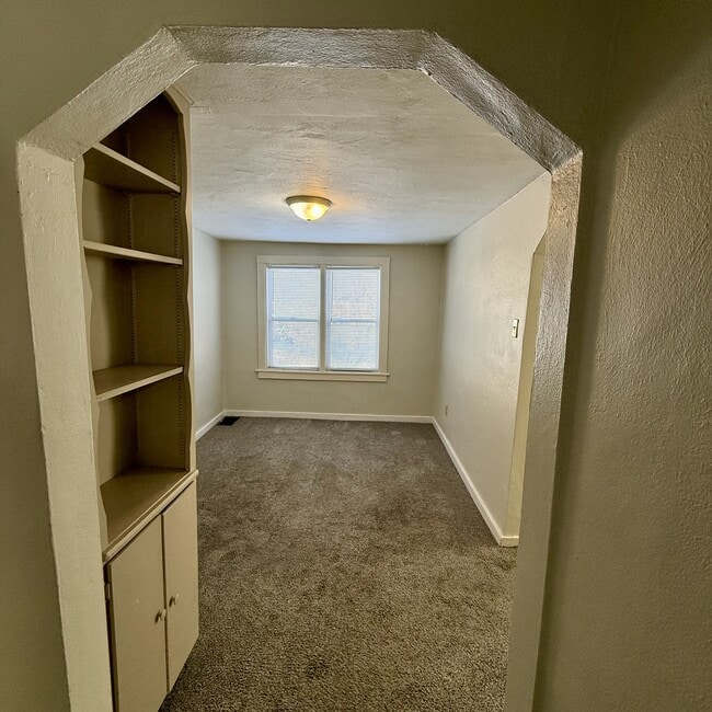 Photo - 338 La Motte Ln