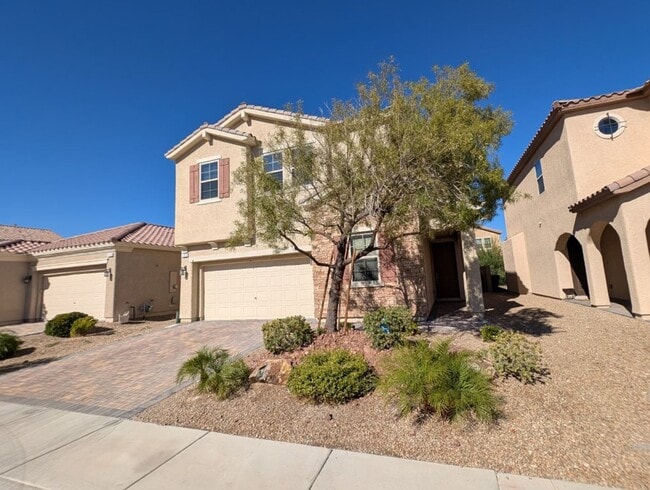 Photo - 152 Walkinshaw Ave