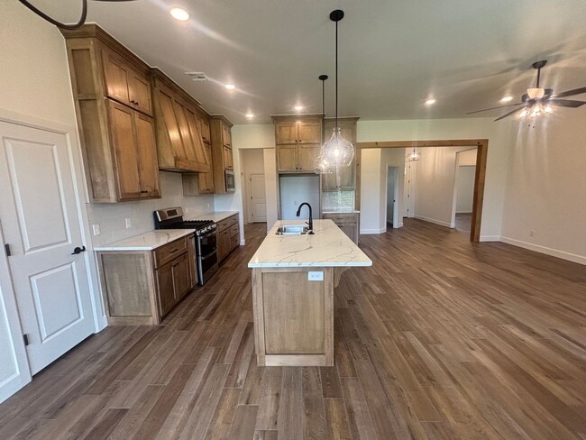 Photo - 1900 Inglenook Dr