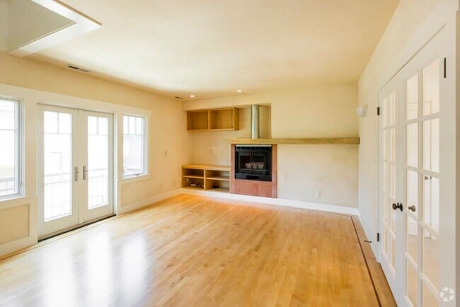 Building Photo - Balcony & Gas Fireplace: Sunny Apartment i... Unit 6449-A
