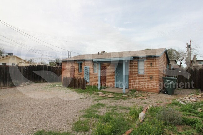 Building Photo - 1019 N Catalina Ave Rental