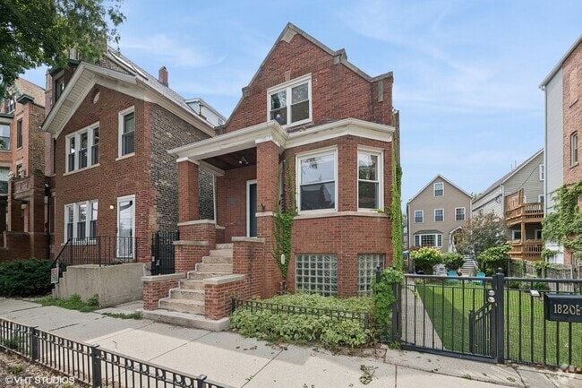 Building Photo - 1822 N Wood St Rental