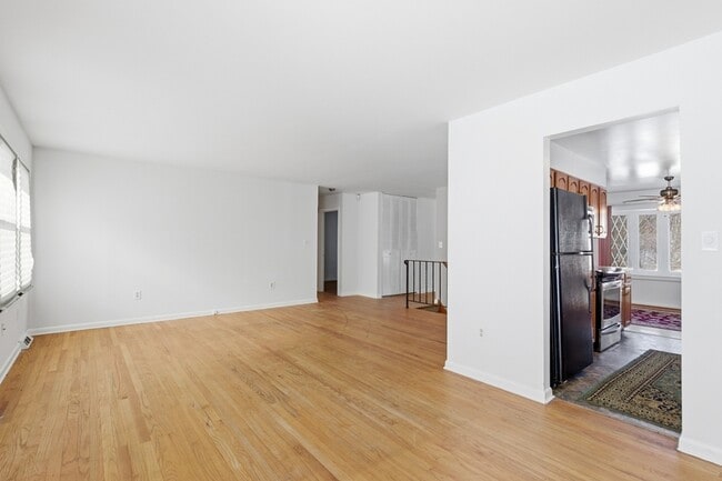 Photo - 4315 Spencer St