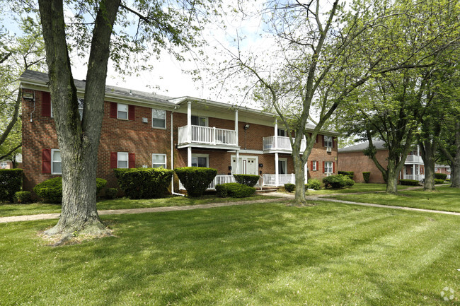 Building Exterior - Madison Gardens Apartments