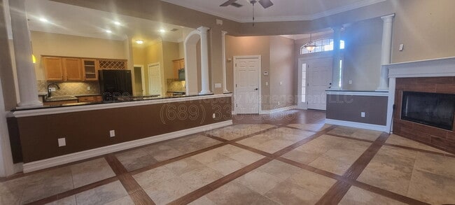 Photo - 878 Oakbranch Pl