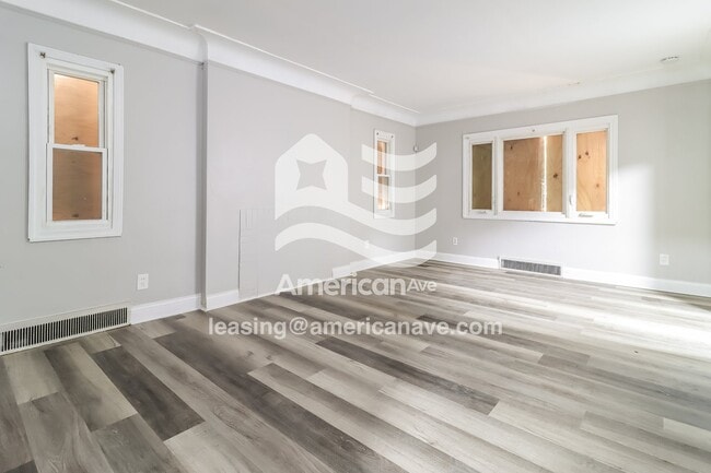 Photo - 4604 Bedford St