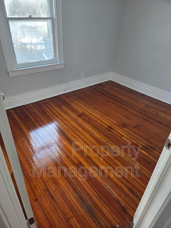 Photo - 541-543-543 Remington St