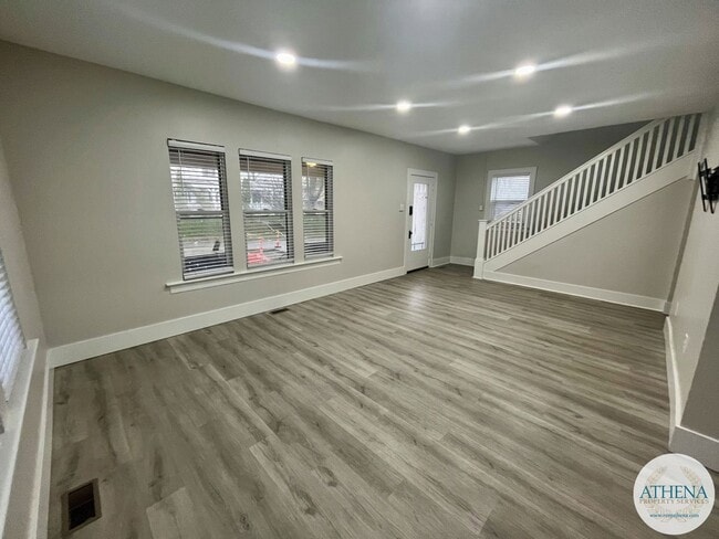 Photo - 5 Bedroom / 2 Bath House - NEAR SEMO's CAMPUS