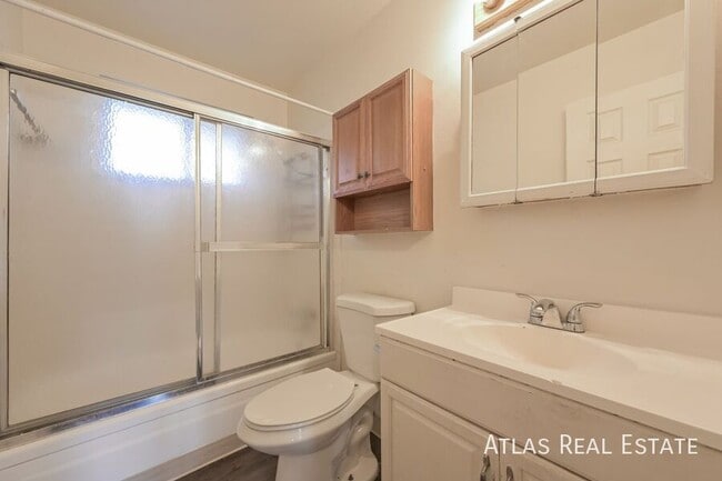 Photo - 681 Fraser St Unit B