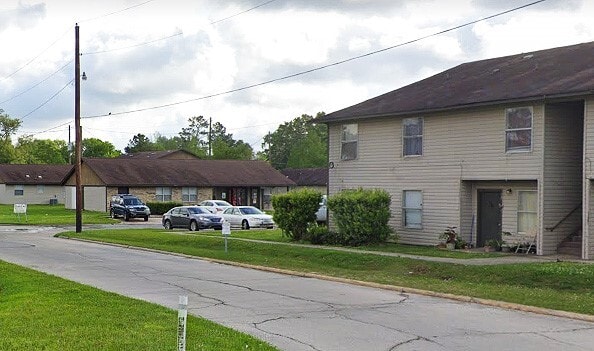 Photo - 210 N Beglis Pkwy