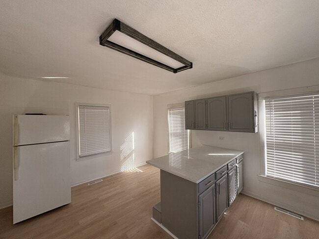 Photo - 182 Novak St