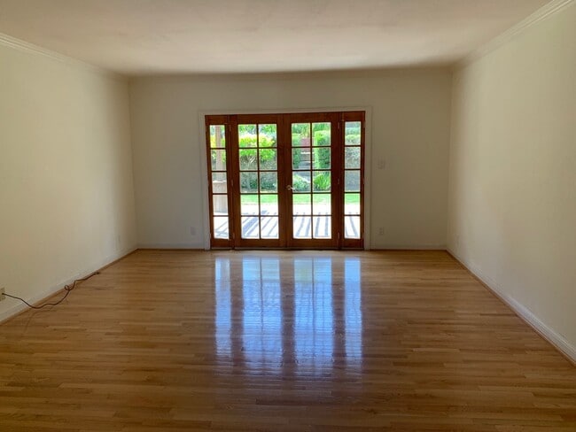 Photo - 3973 Loganberry Dr
