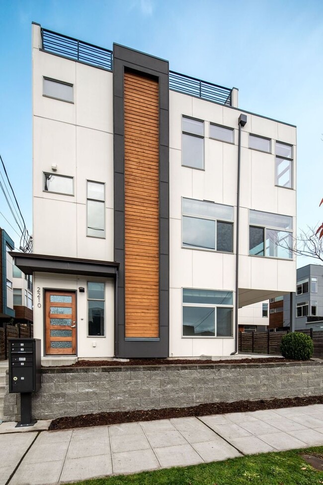 Photo - Bright 3 BR 2.5 BA Ballard Townhome