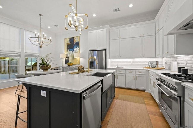 Building Photo - 3317 Pointe-Marie Dr