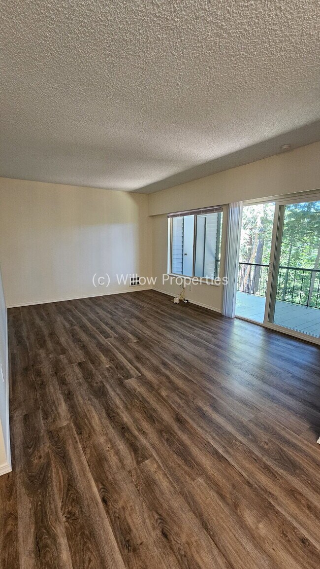 Two Bedroom Oakbrook Condo
