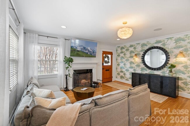425 E Tremont Ave