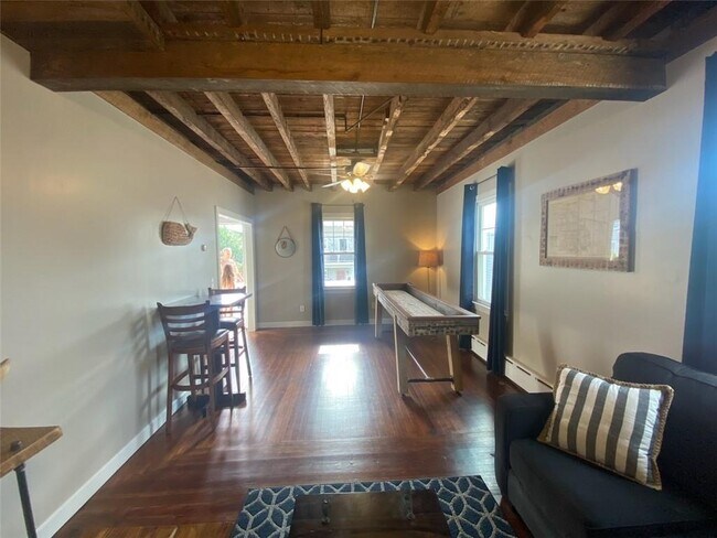 Photo - 11 S Baptist St