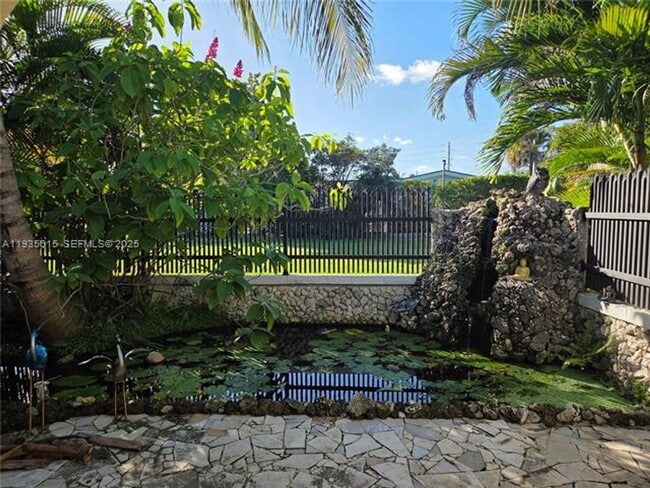 Photo - 301 SW 5th St