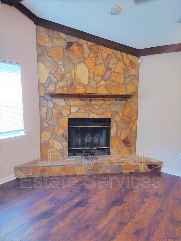 Photo - 734 Robin Hood Dr