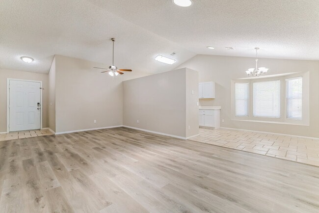 Photo - 646 E Gila Ln