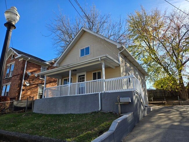 Photo - 324 Rosewood Ave