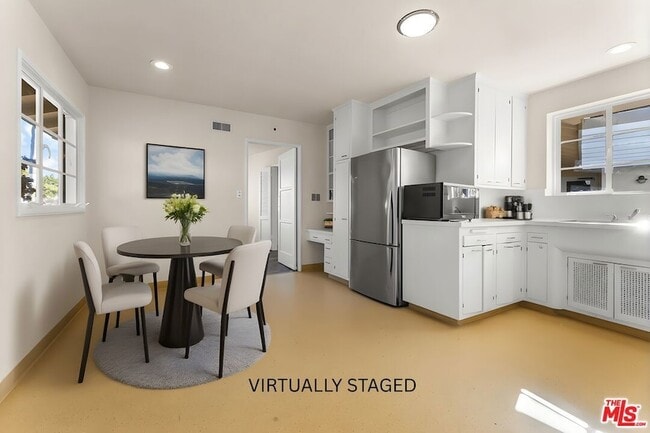 Photo - 549 El Medio Ave