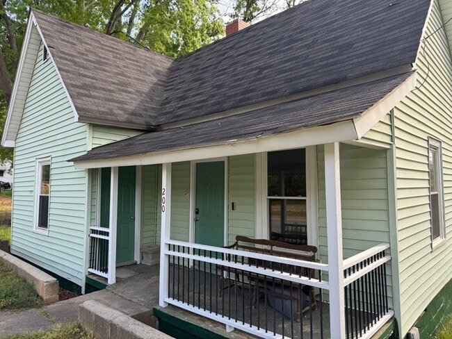Photo - 200 F St House