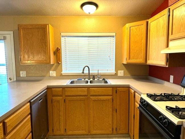 Photo - 3 bedroom 2 bath home in Spring Creek with...