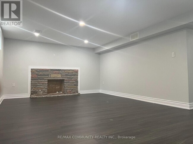 Photo - 177 Sedgemount Dr