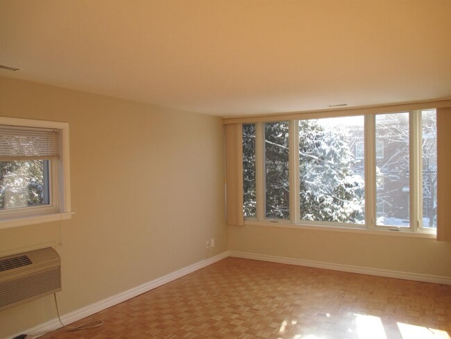 Photo - 111 Crichton St Unité 2