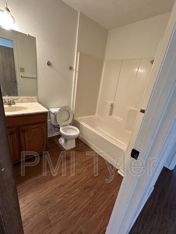 Photo - 2813 W Shaw St