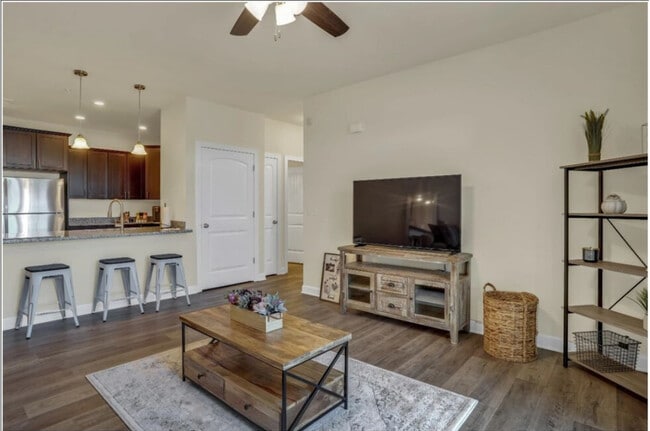 Building Photo - Foxpoint Rental
