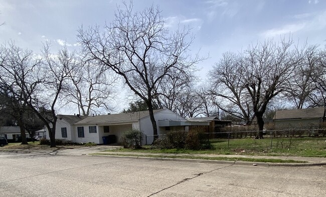 Photo - 3803 Poinsettia Dr