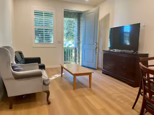 Photo - 3005 E Hopkins St