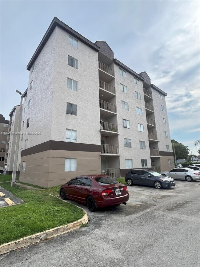 Building Photo - 15221 SW 80th St Unit 312 Rental
