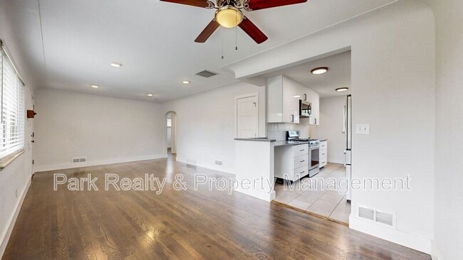 Photo - 3536 Dahlia St