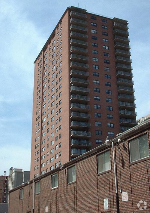 Southeast corner - Executive House Apartments