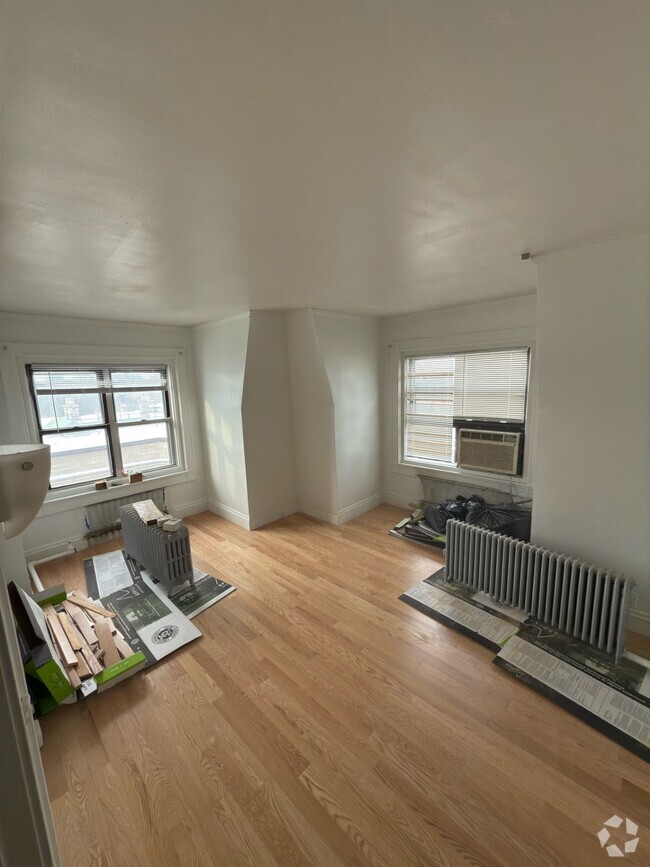 Building Photo - 57 Gainsborough St Rental
