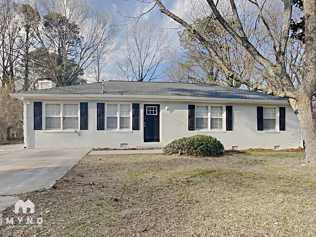 Building Photo - 585 Oak Way
