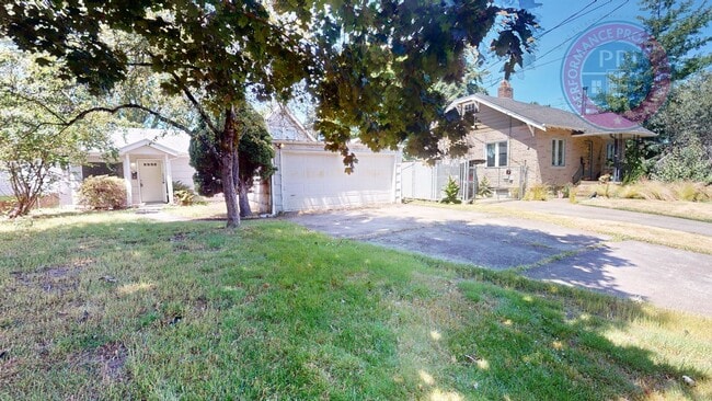 Beaumont - Prime Location! Great Floor-Plan, Fully Fenced Yard, Pet Friendly!! - Beaumont - Prime Location! Great Floor-Plan, Fully Fenced Yard, Pet Friendly!!