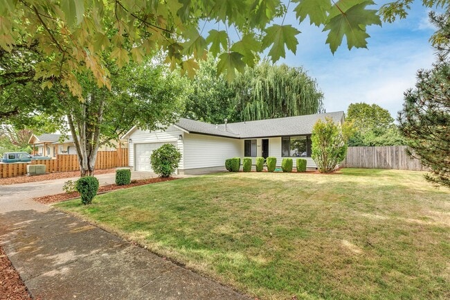 Building Photo - Updated Single Level Home with Large Fence...