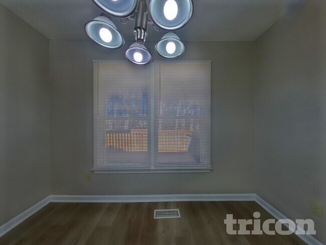 Photo - 5095 Glendora Dr