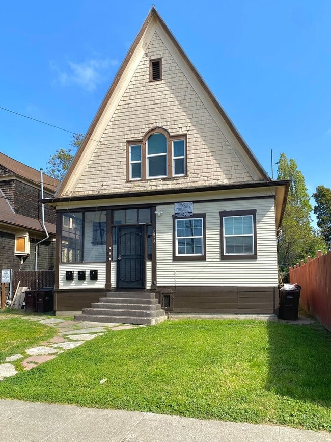 Building Photo - 01856 Unit 3