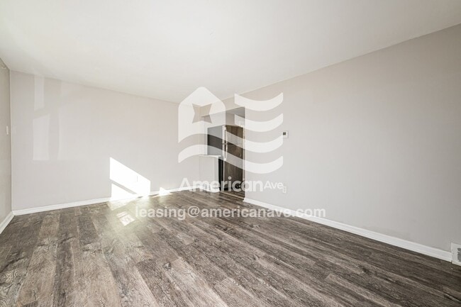 Photo - 401 Johnston Rd