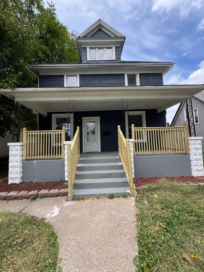 Photo - 4 bedroom with bonus room, 3 full bathroom...