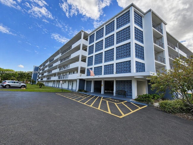 Photo - 950 Hillcrest Dr Unit 102