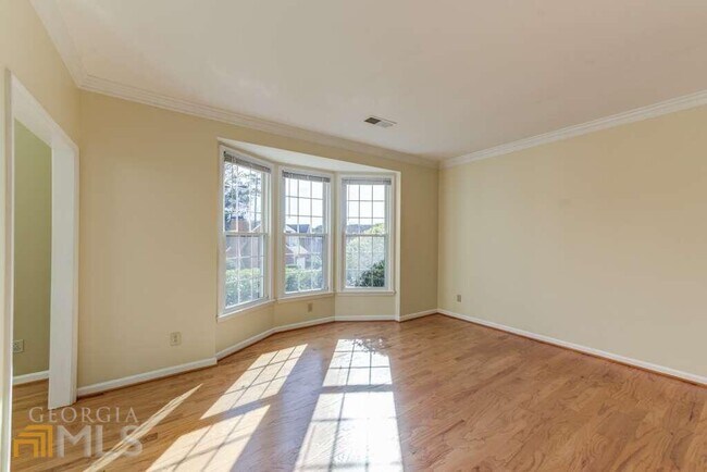 Photo - 2622 Glenrose Hill