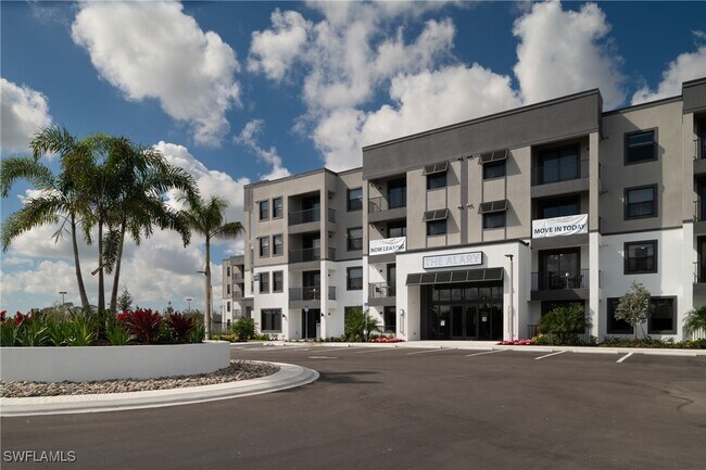 Building Photo - 3260 Stockton St Unit A1 Rental